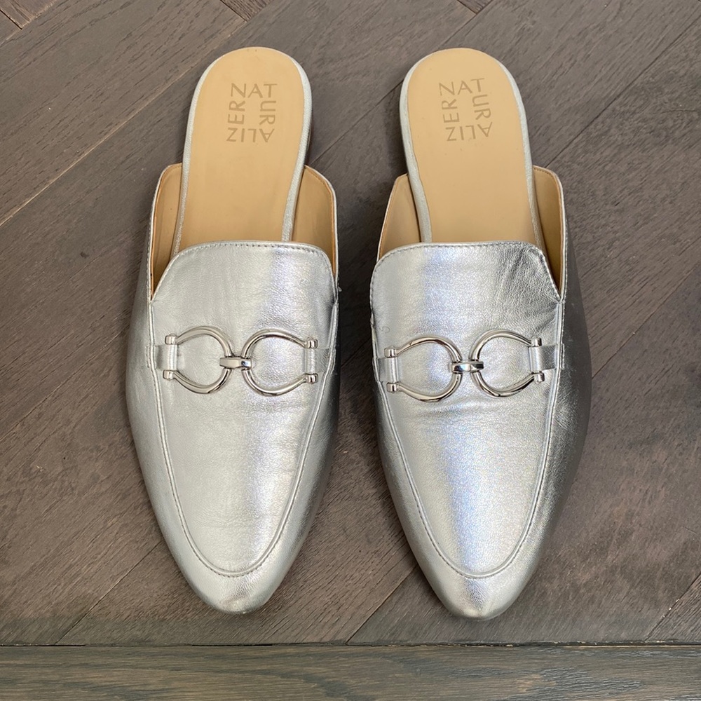 NATURALIZER Silver Slip On Shoes in size 10